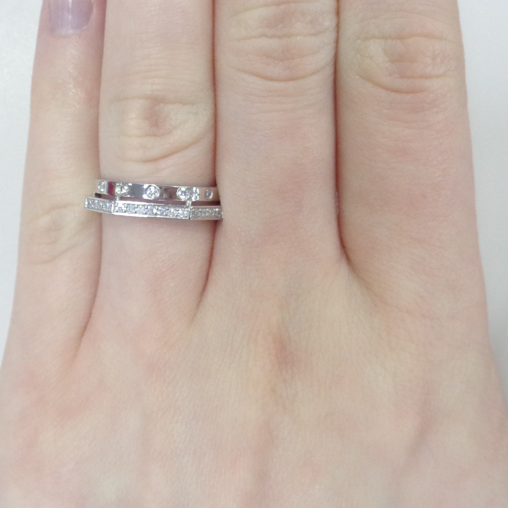 Золотое кольцо 585 пробы; белое золото; родий; вставки 5 Бр.Кр-57 0,077 3/6А; 15 Бр.Кр-17 0,116 2/2А